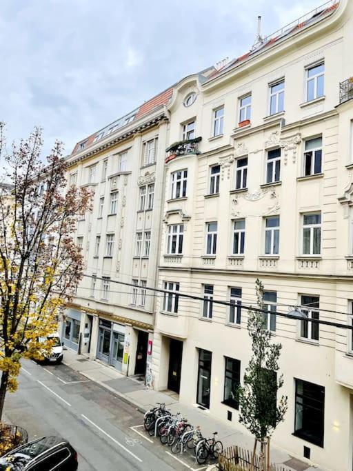 City-Center-Apartment Hip Area, Big & New Виена Екстериор снимка