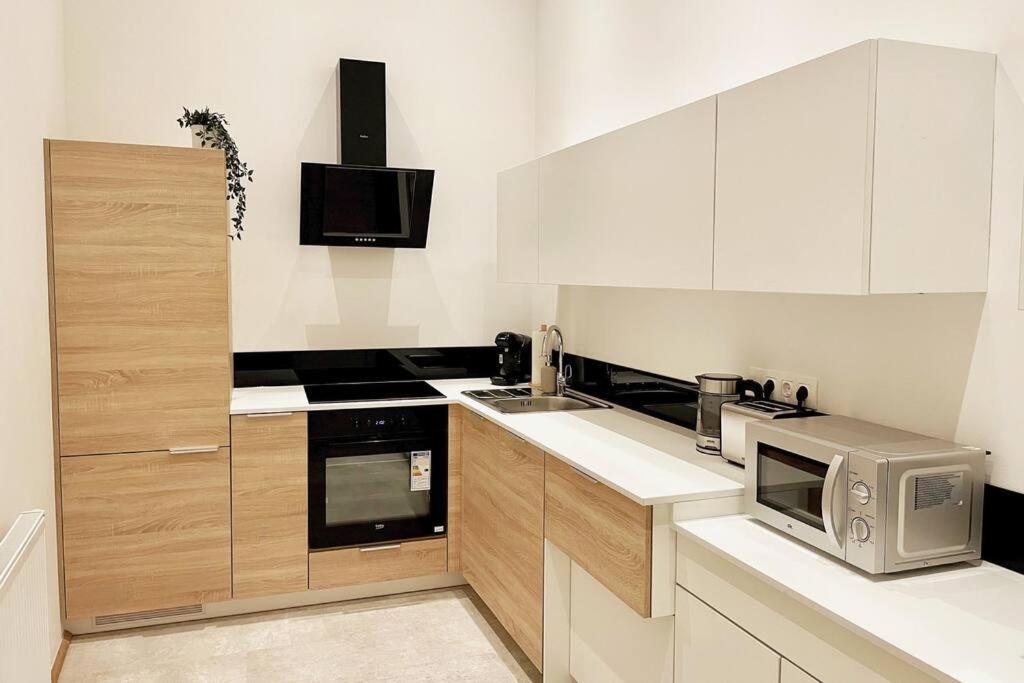City-Center-Apartment Hip Area, Big & New Виена Екстериор снимка