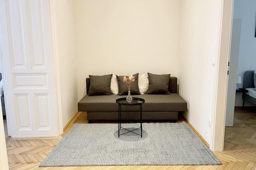 City-Center-Apartment Hip Area, Big & New Виена Екстериор снимка