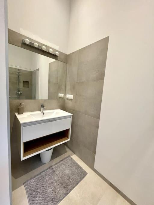 City-Center-Apartment Hip Area, Big & New Виена Екстериор снимка