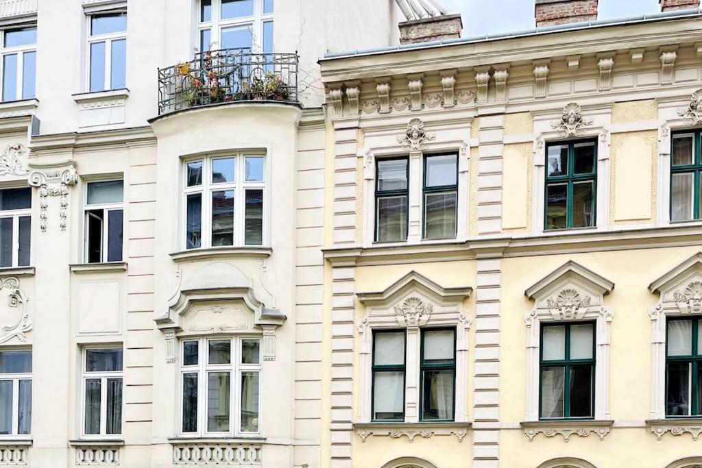 City-Center-Apartment Hip Area, Big & New Виена Екстериор снимка